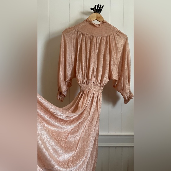 Vintage 70’s 7/8 Nude Blush Shimmery Floral Dress - Picture 10 of 11